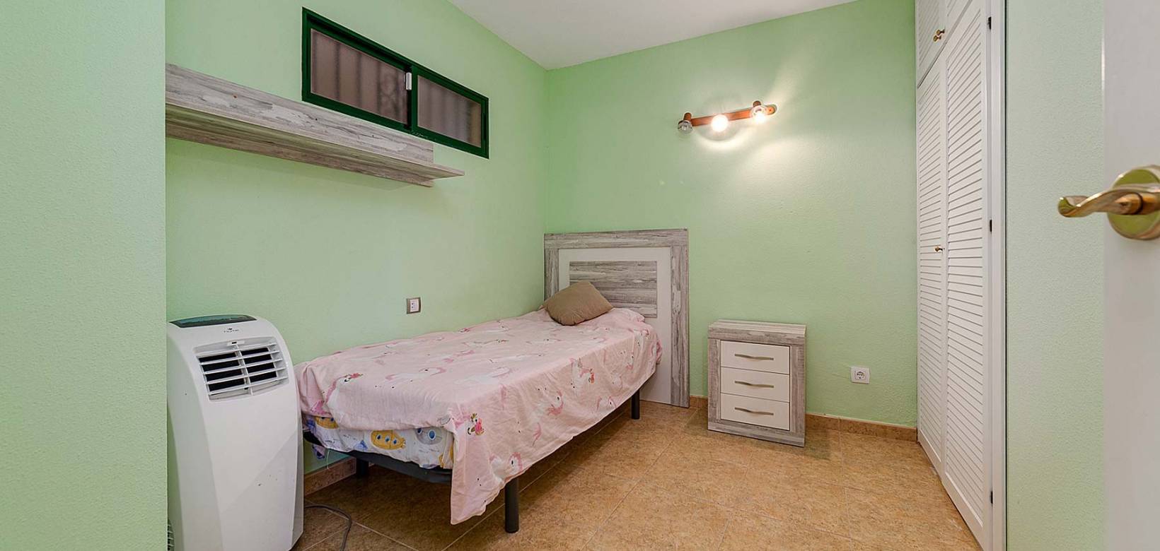 2. Hand - Apartment - Torrevieja - La Mata