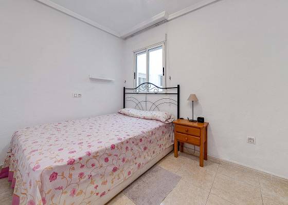 2. Hand - Apartment - Torrevieja