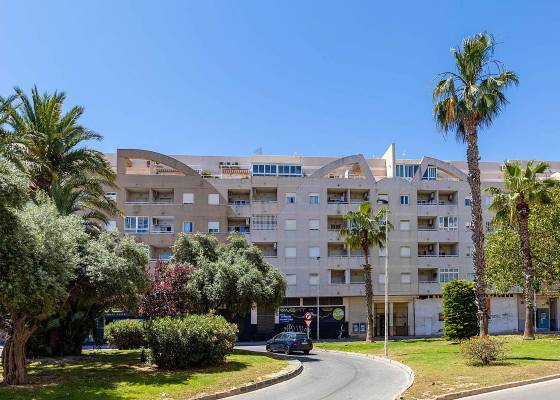 2. Hand - Penthouse - Torrevieja