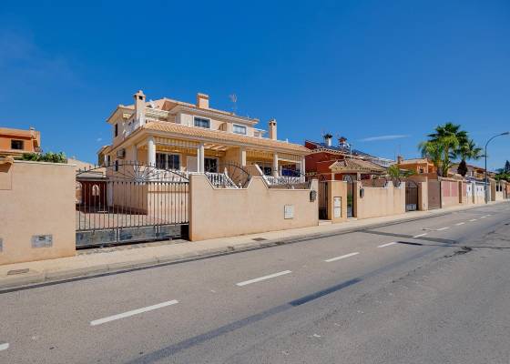 2ª mano - Chalet - Torrevieja