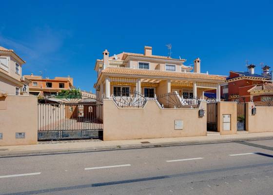 2ª mano - Chalet - Torrevieja