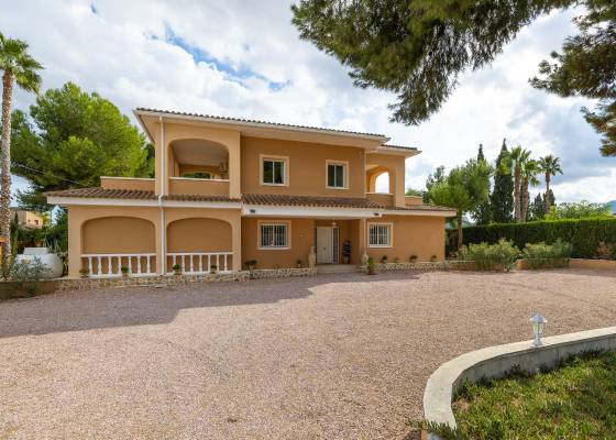 2e hands - Villa - Aspe