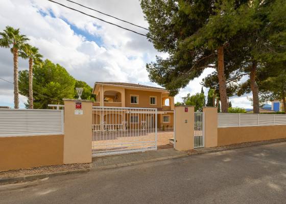 2e hands - Villa - Aspe