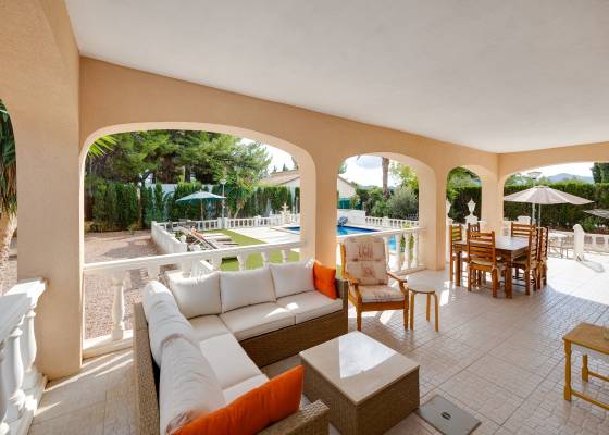 2e hands - Villa - Aspe