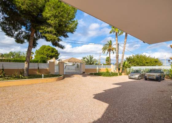 2e hands - Villa - Aspe