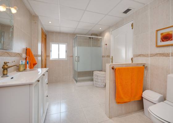 2e hands - Villa - Aspe