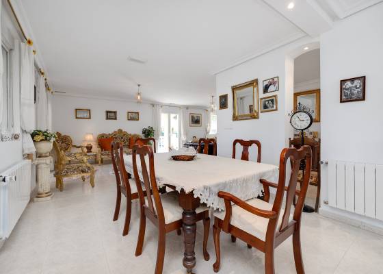 2e hands - Villa - Aspe