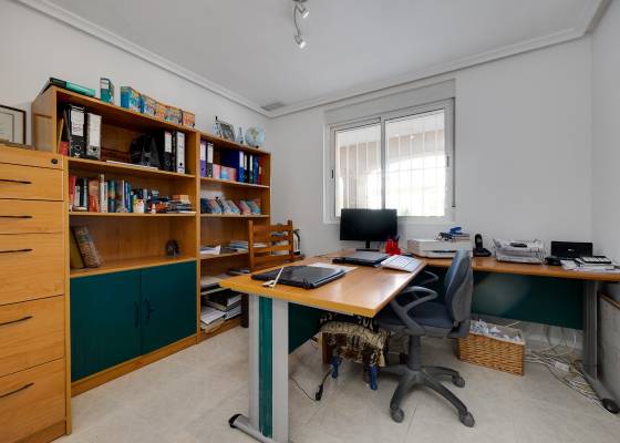 2e hands - Villa - Aspe