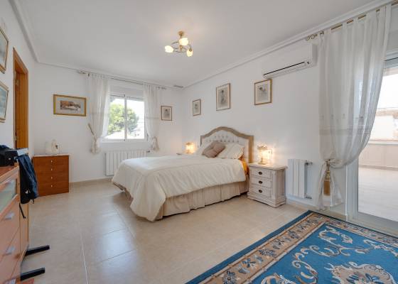 2e hands - Villa - Aspe