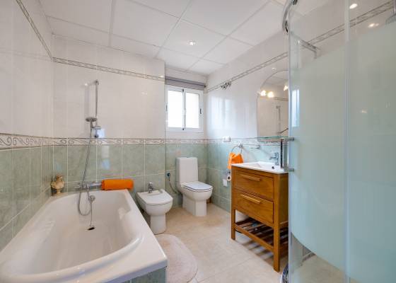 2e hands - Villa - Aspe