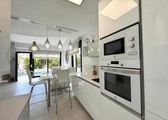 2. Hand - Chalet - Orihuela Costa - Los Altos