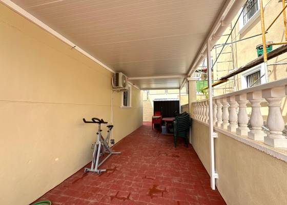 2e hands - Villa - San Miguel de Salinas - El Galán