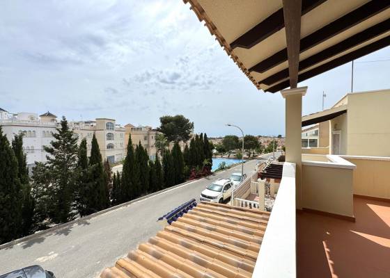 2e hands - Villa - San Miguel de Salinas - El Galán