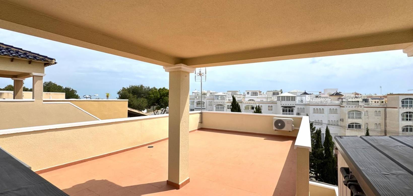 2e hands - Villa - San Miguel de Salinas - El Galán