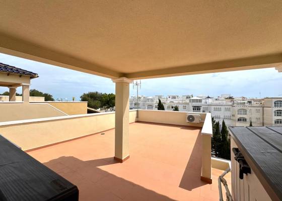 2e hands - Villa - San Miguel de Salinas - El Galán