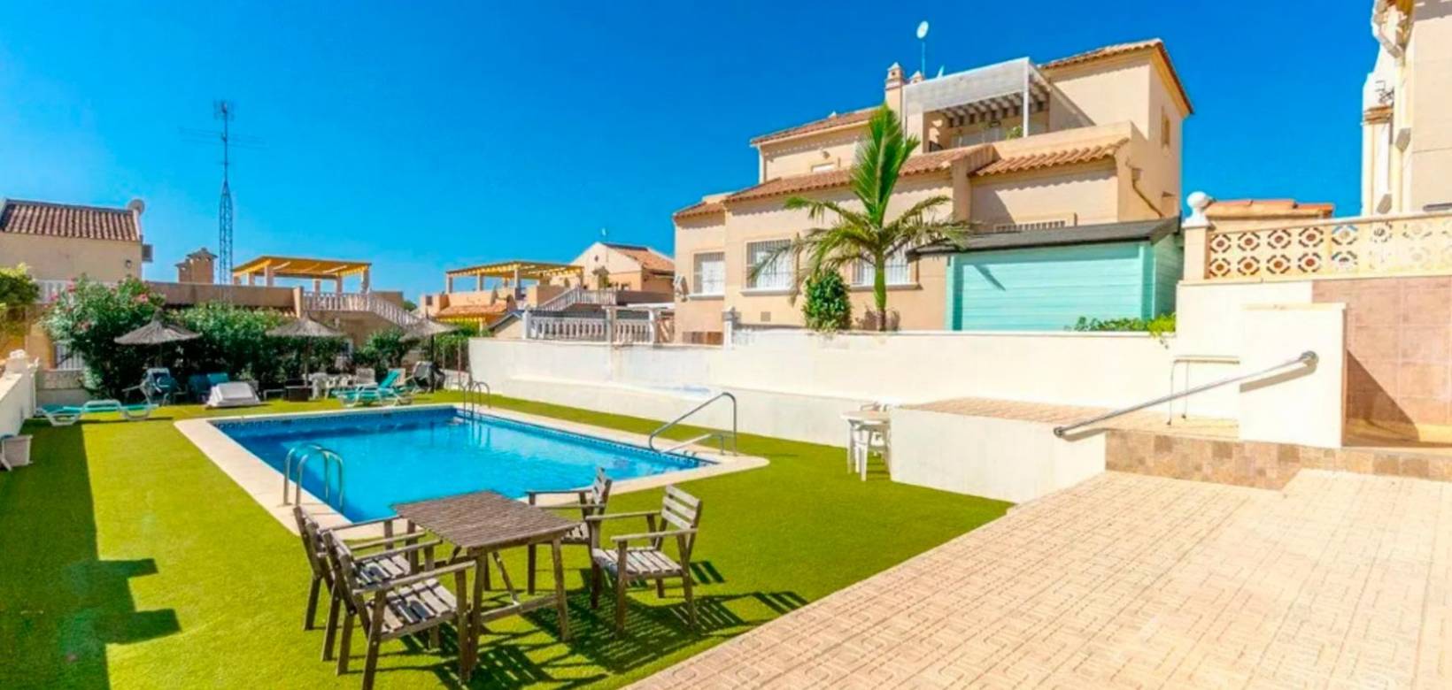 2e hands - Villa - San Miguel de Salinas - El Galán