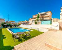 2e hands - Villa - San Miguel de Salinas - El Galán