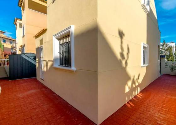 2e hands - Villa - San Miguel de Salinas - El Galán