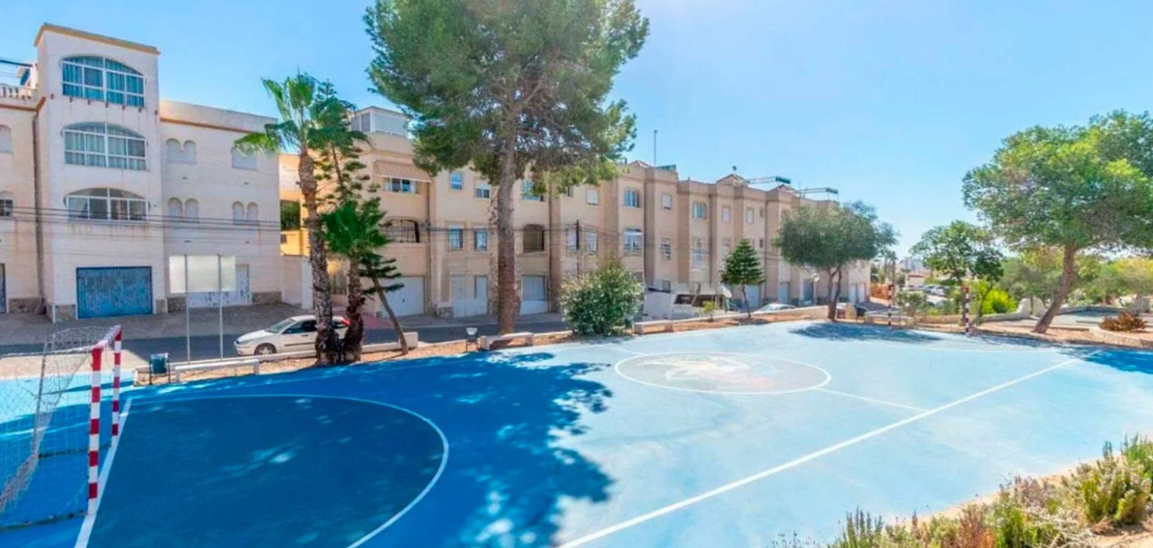 2e hands - Villa - San Miguel de Salinas - El Galán