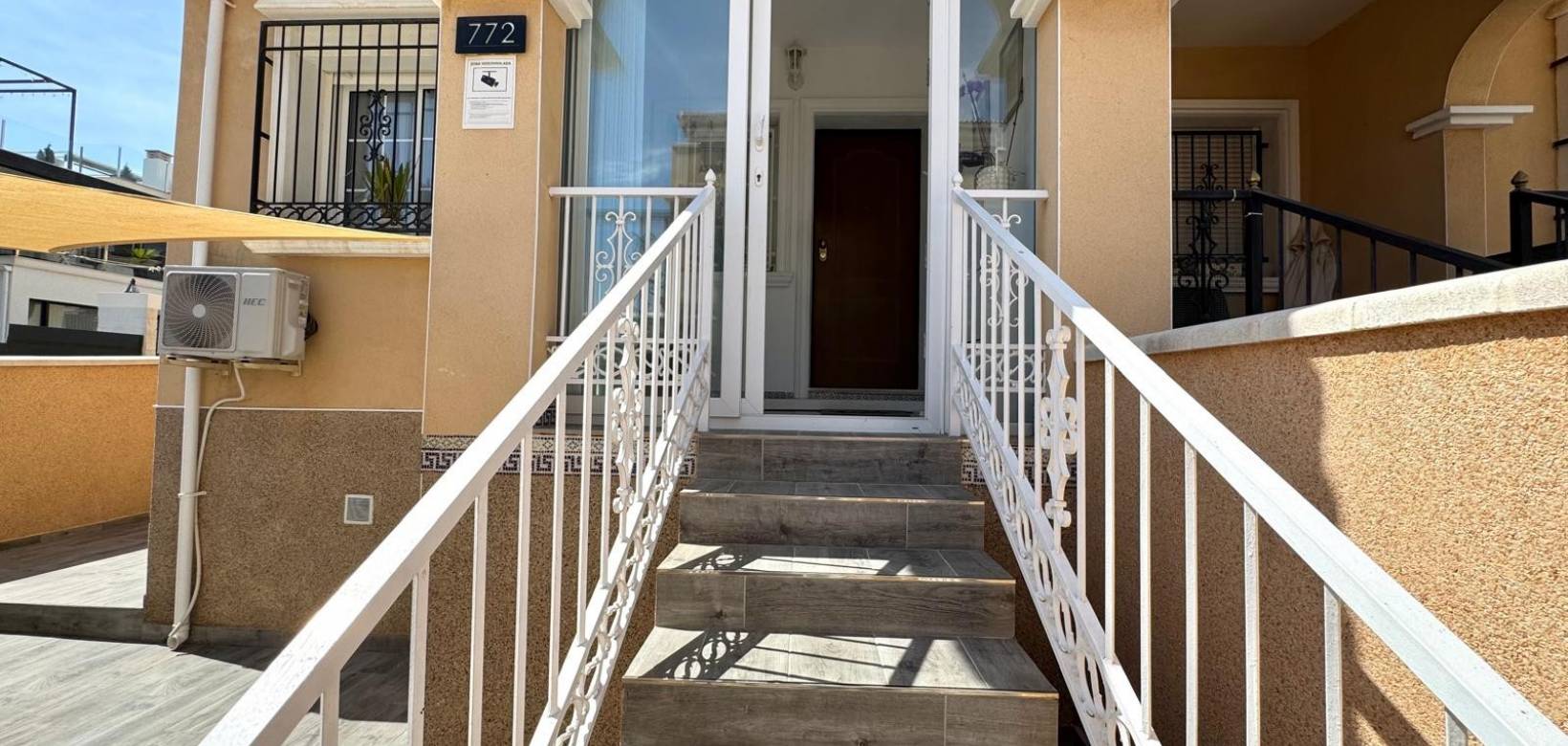 2ª mano - Chalet - Orihuela Costa - Villamartin