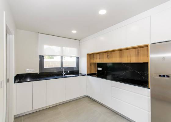 Nueva construcción  - Villa - San Miguel de Salinas - Ciudad de las Comunicaciones