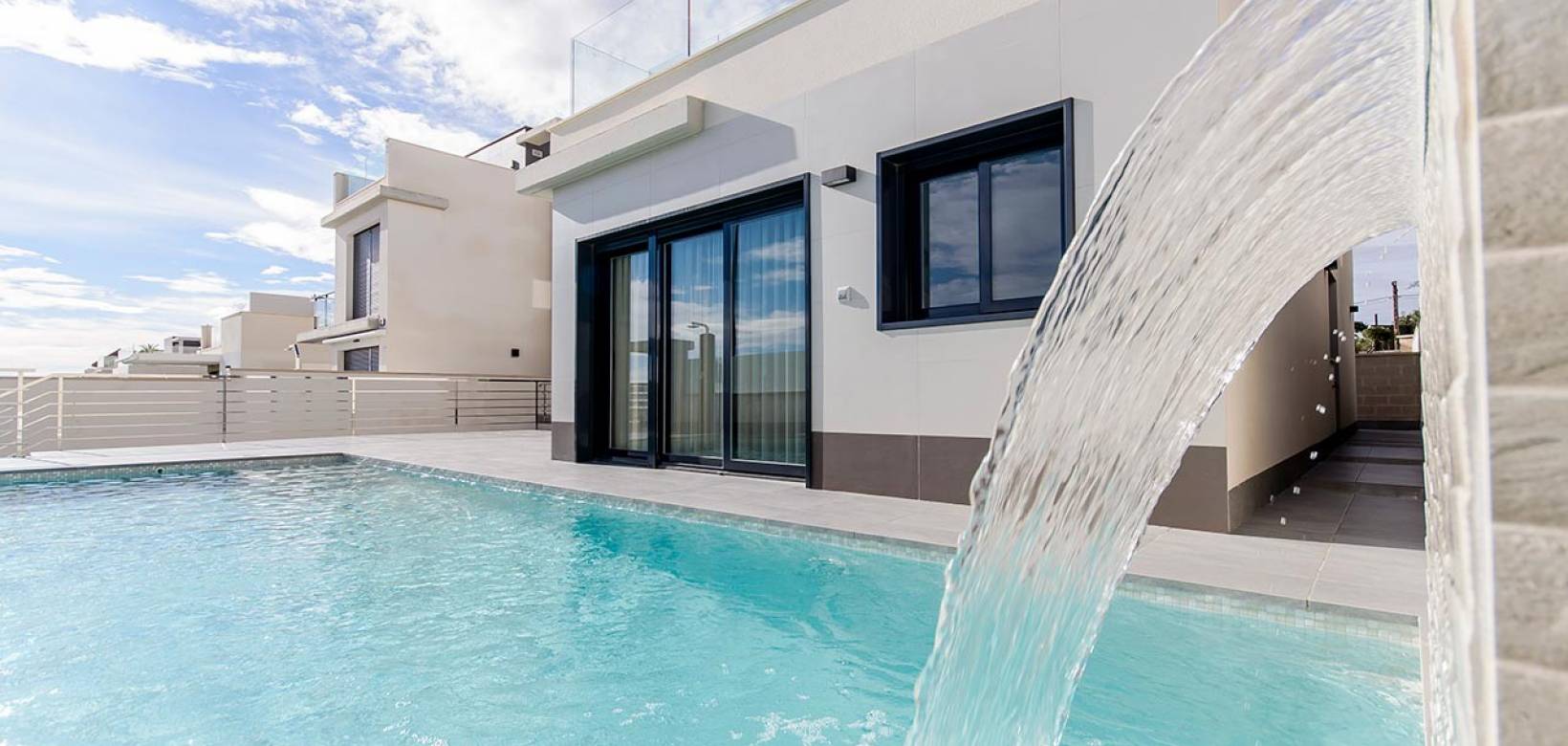 Nueva construcción  - Villa - San Miguel de Salinas - Ciudad de las Comunicaciones