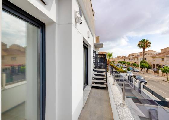 2ª mano - Villa - Torrevieja