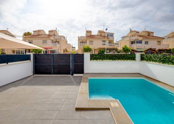 2ª mano - Villa - Torrevieja