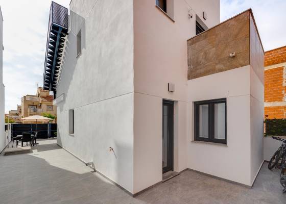 2ª mano - Villa - Torrevieja