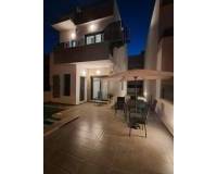 2ª mano - Villa - Torrevieja