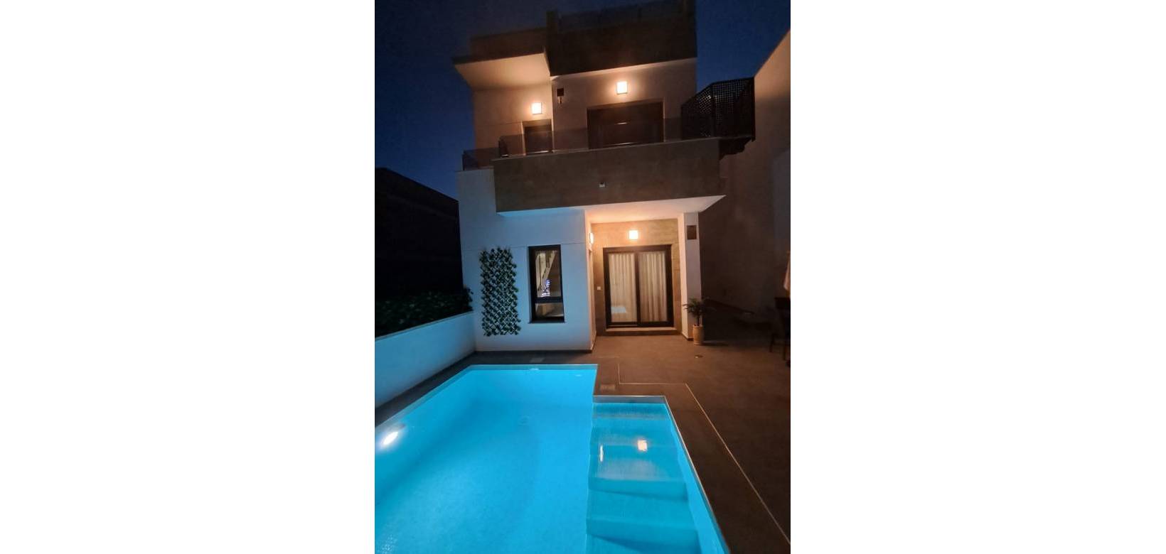 2ª mano - Villa - Torrevieja
