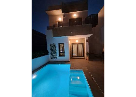 2ª mano - Villa - Torrevieja