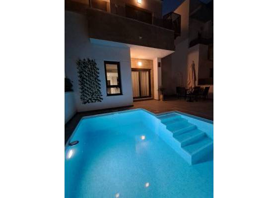 2ª mano - Villa - Torrevieja