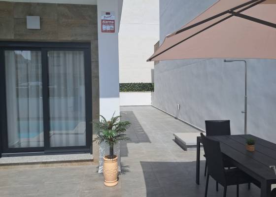 2ª mano - Villa - Torrevieja